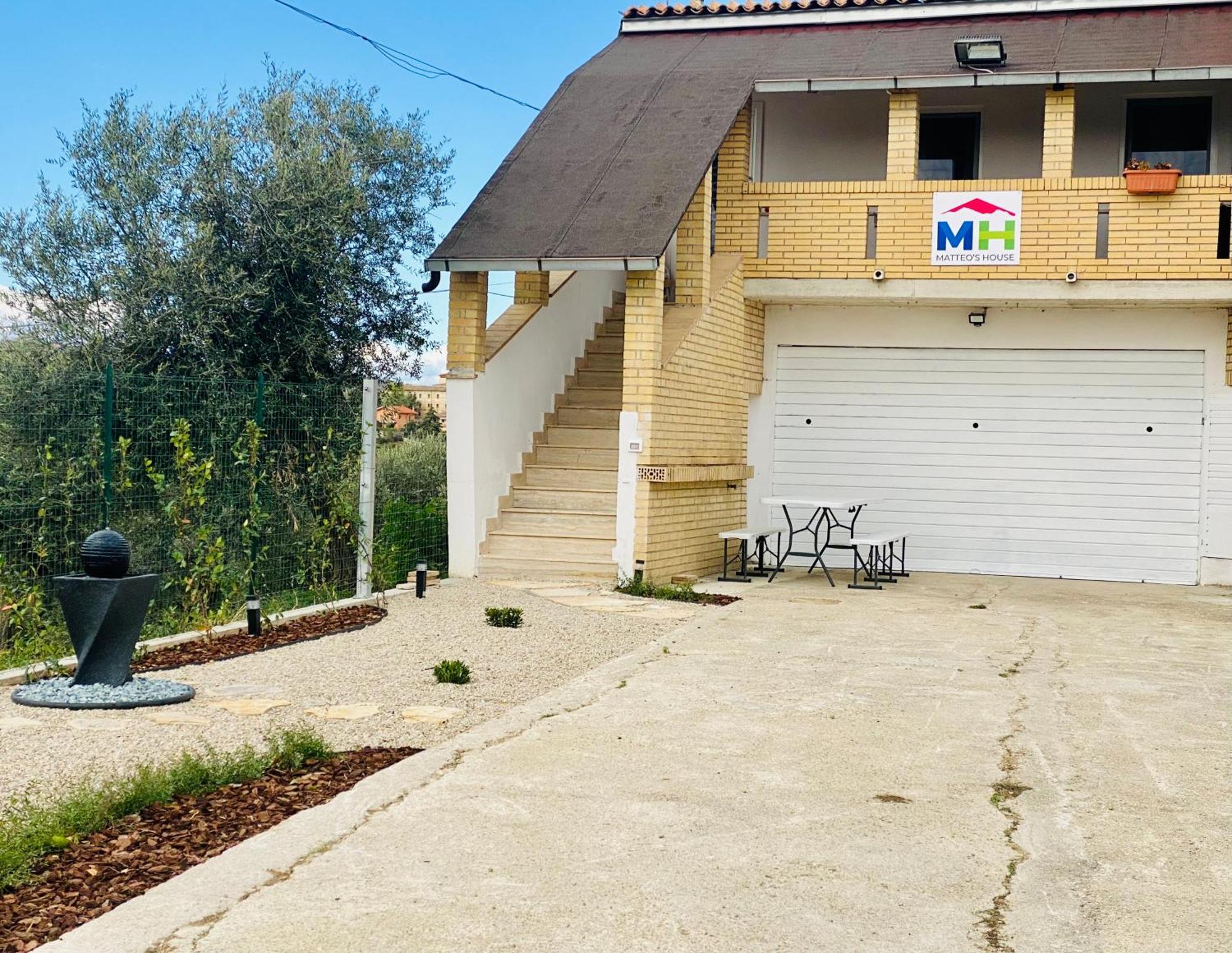 Apartamento Matteo'S House Penne Exterior foto